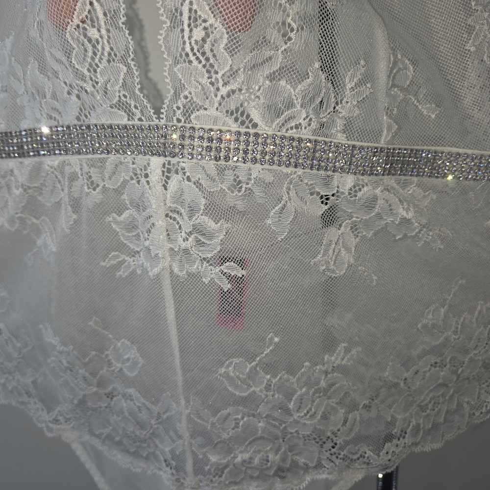 La SENZA White Lace Chemise with Rhinestone Accent